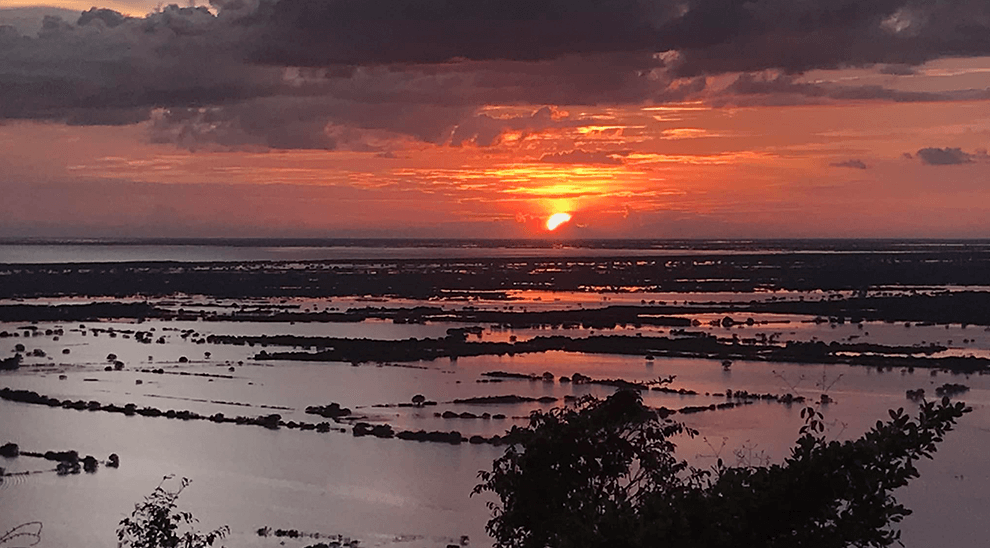 Phnom Krom Temple 2 phnom krom temple sunset
