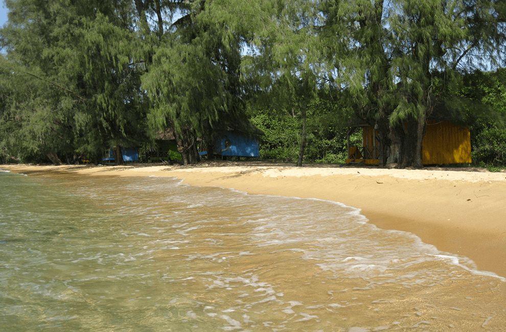 10 Reasons to Visit Cambodia Now 3 Koh Russei