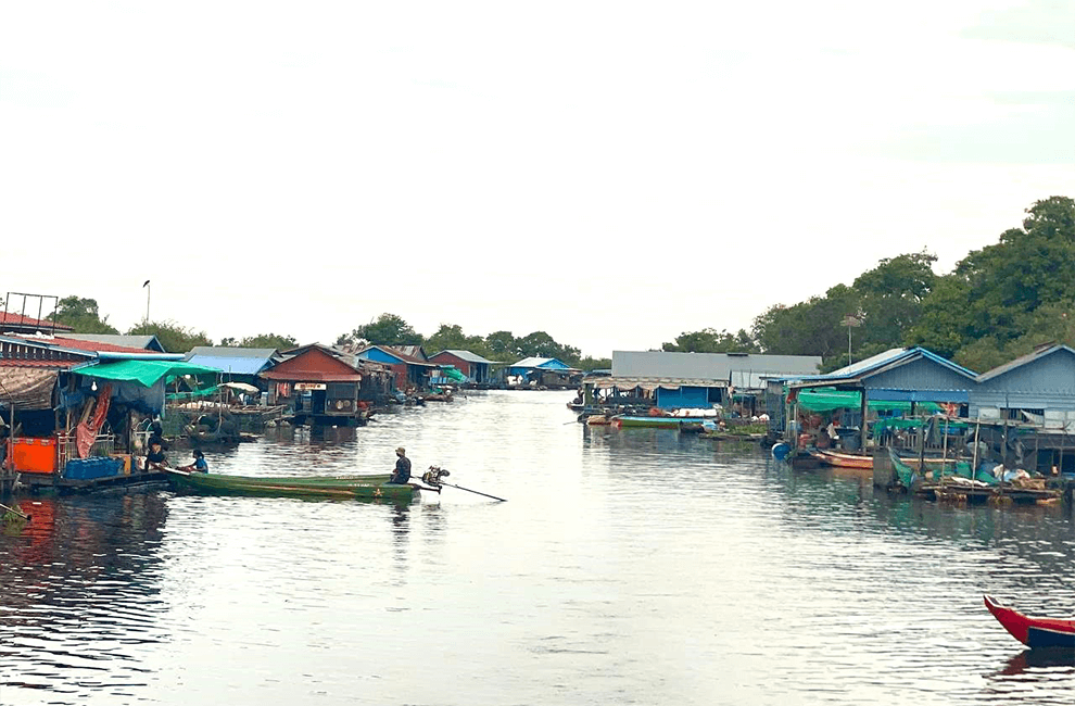Why Travel to Siem Reap with Visit Local Travel 3 Visit Floating Village
