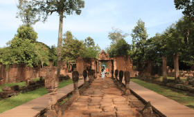 Visit Banteay Srei Temple