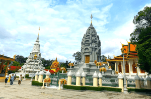 Phnom Penh Budget Travel Guide