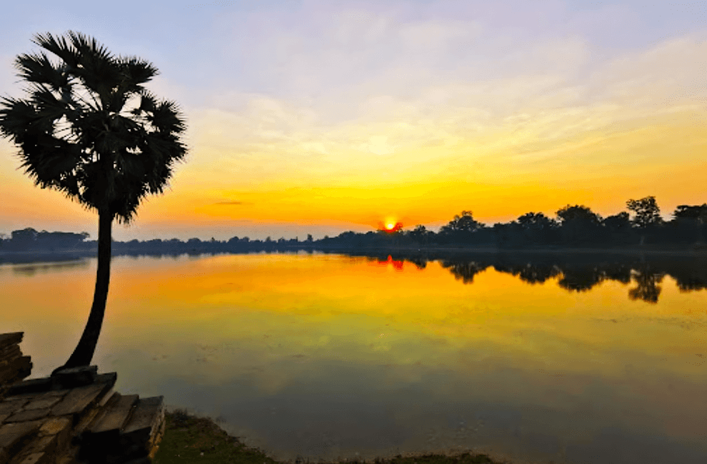 Amazing Angkor Sunrise with Breakfast