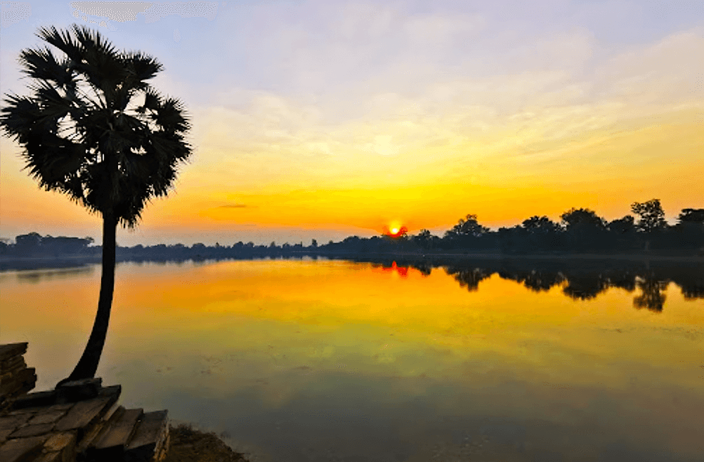 Sunrise at Srah Srang