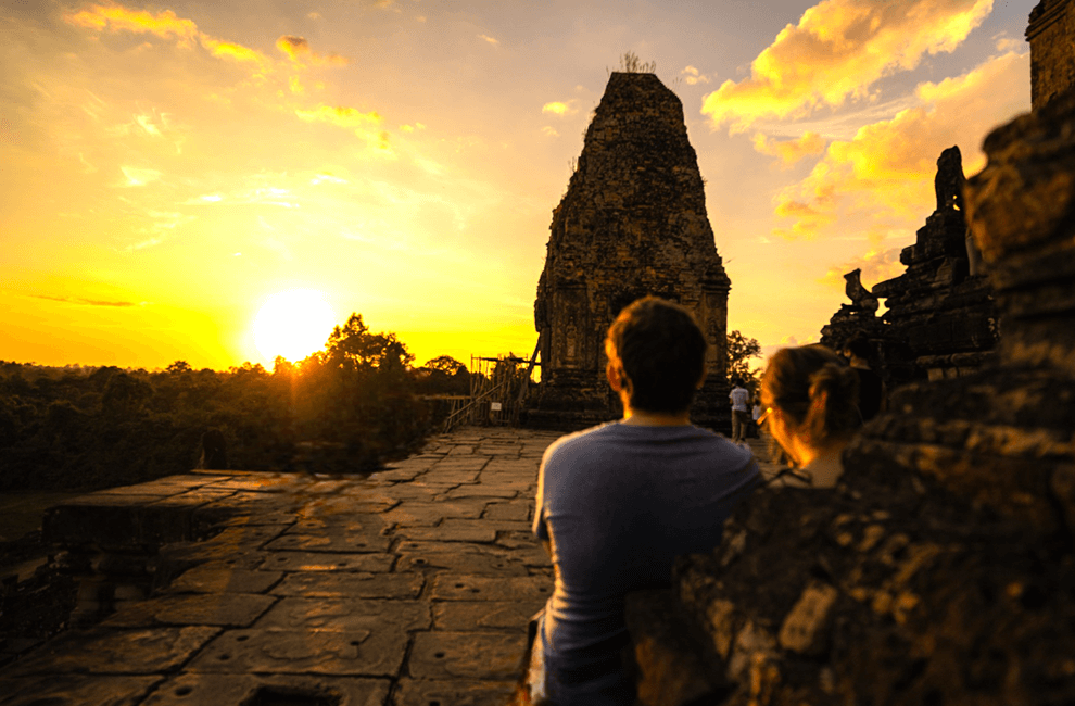 Best Places to See the Beautiful Sunset in Siem Reap 5 Sunset at Pre Rup