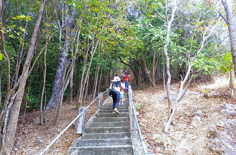 Phnom Bok Mountain: Exploring the Spectacular Views of Siem Reap 2 Phnom Bok Mountain Stairs