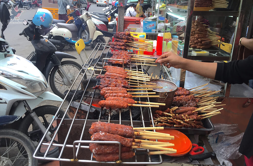 Street Food & Local Eateries
