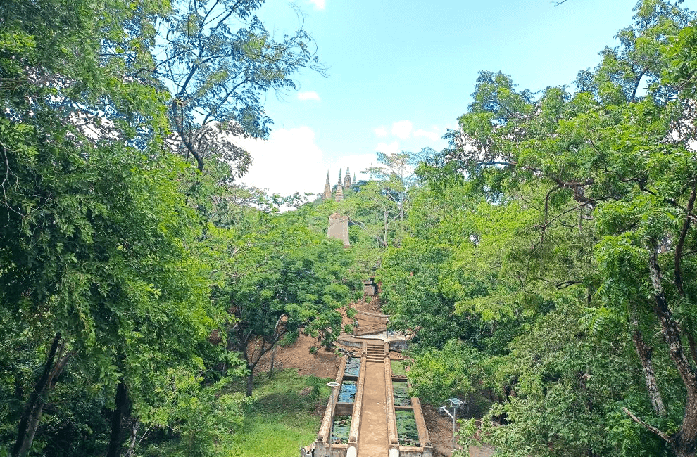 Discover Oudong Mountain by Bike