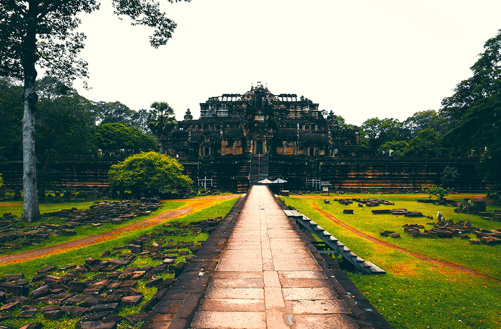 Popular Angkor Day Tour: Baphuon Temple