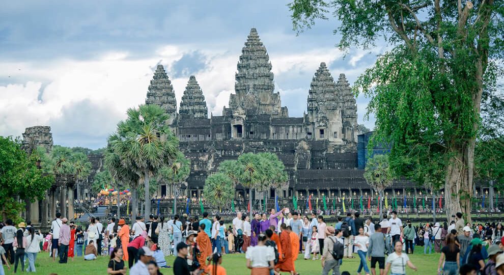 Angkor Wat, Floating Village, Apsara Dance Show