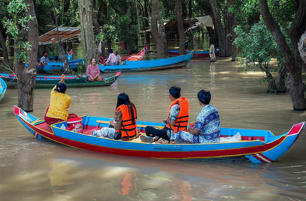 Canoe ride in mangrove forest