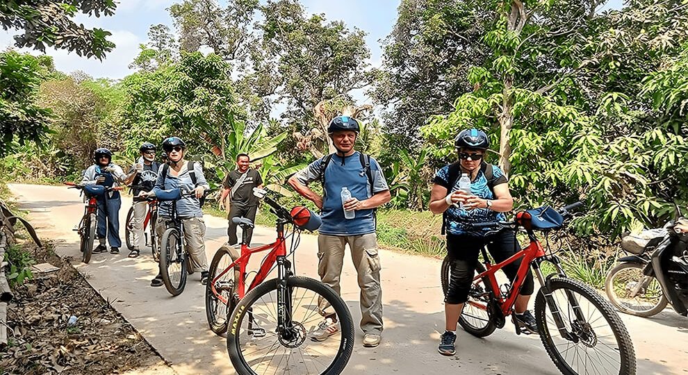 Koh Trong Island Bike Tour with Snacks