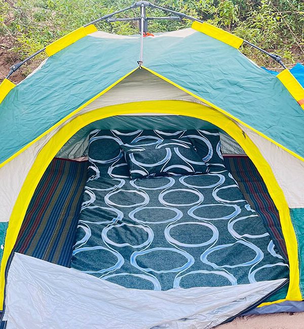 Camping and Kayaking in Kratie in Island