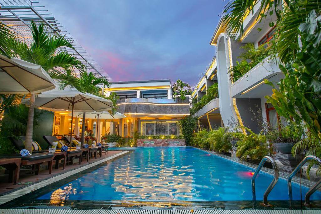 Cambana La Rivière Hotel