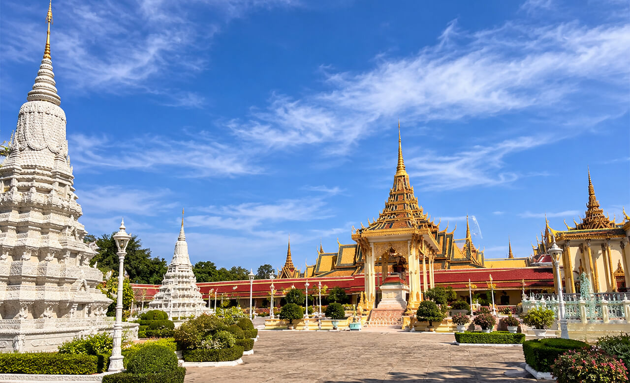 Discover Silver Pagoda