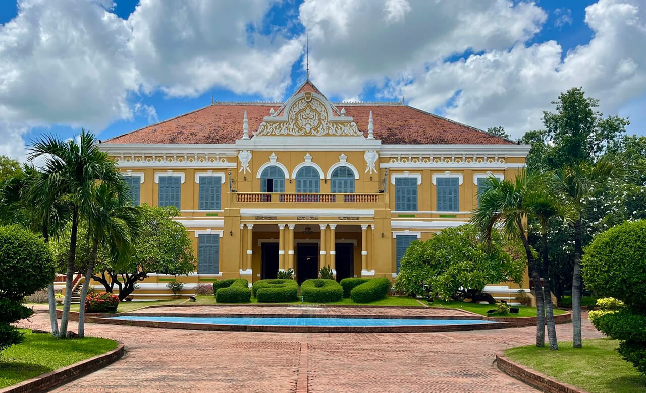 Explore Colonial Architecture