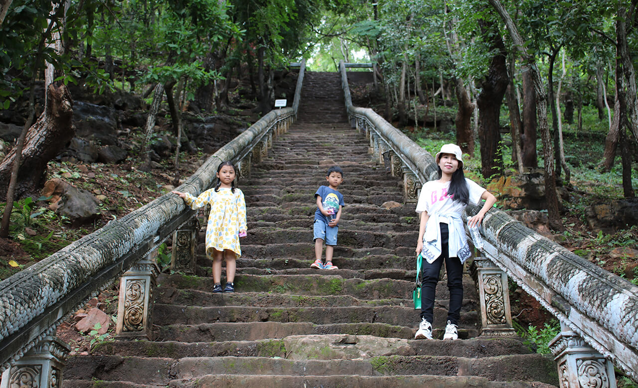 Visit Wat Banan